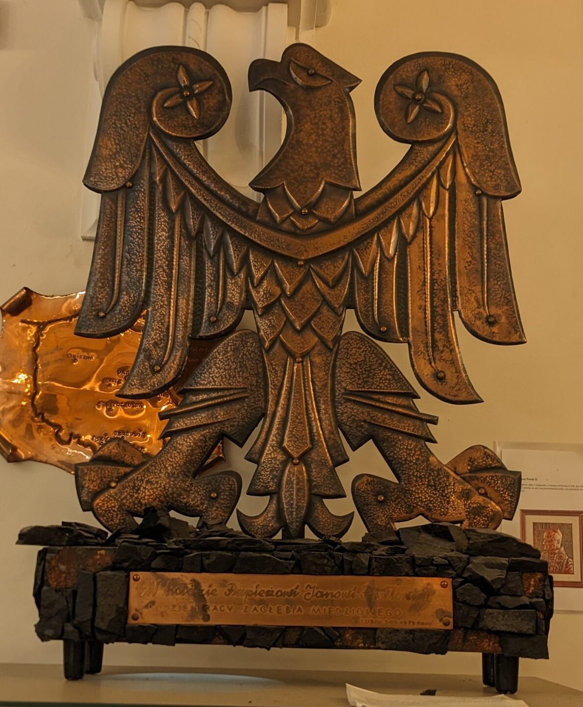 Rzeźba orła dolnośląskiego